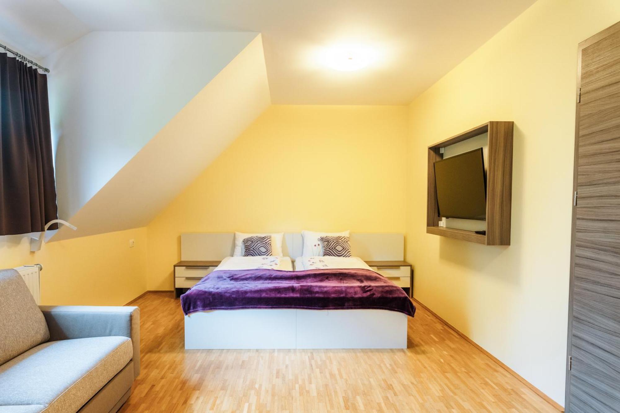 Dvorec Trebnik - Sobe Hotel 3*