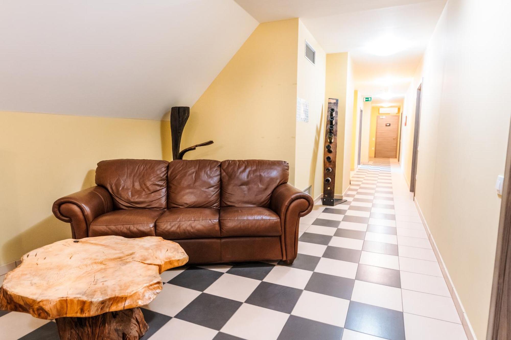 Dvorec Trebnik - Sobe Hotel
