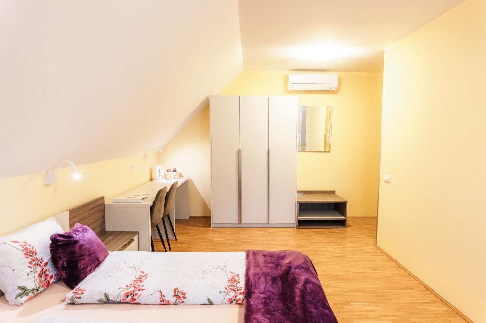 Hotel Dvorec Trebnik - Sobe 3*
