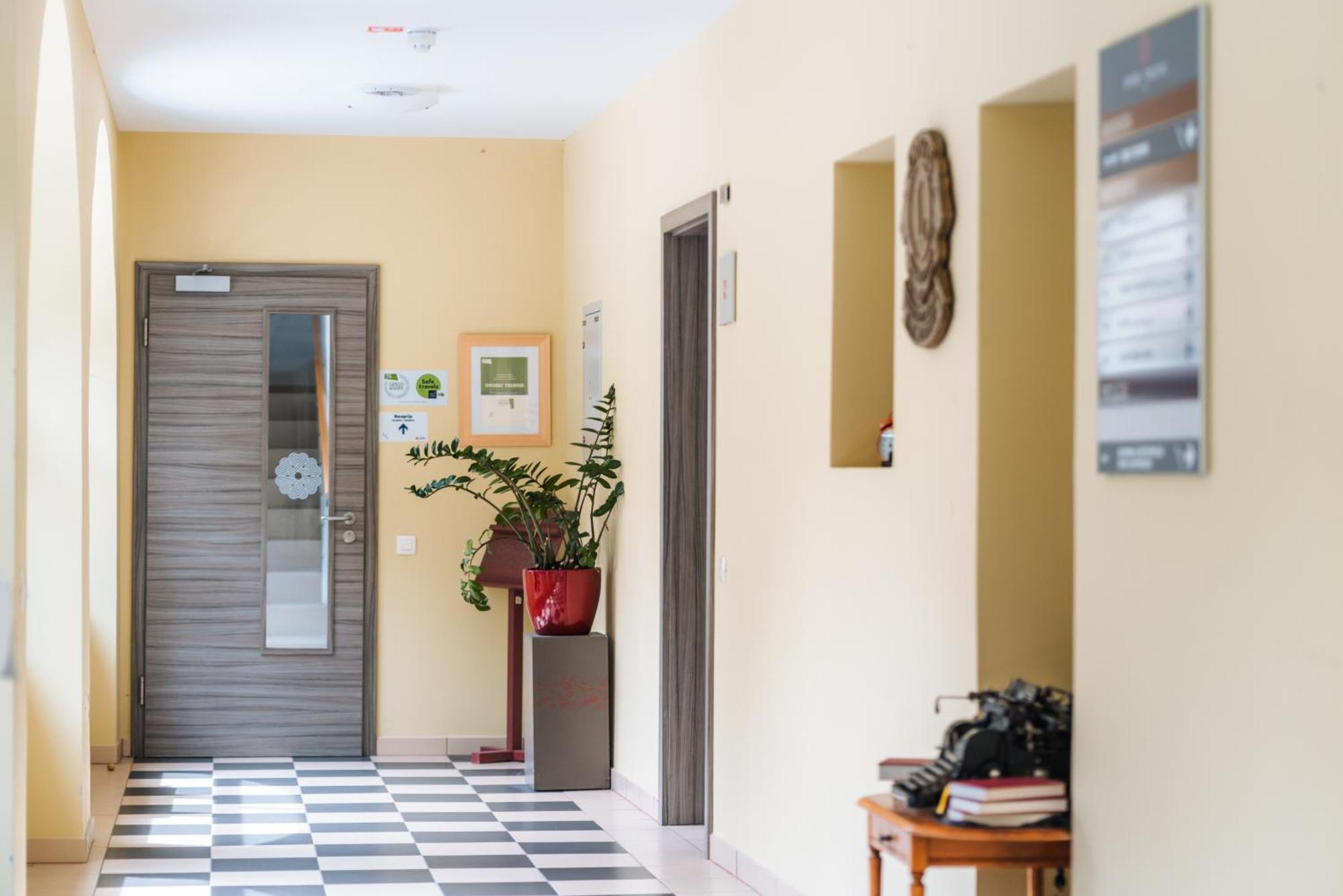 Dvorec Trebnik - Sobe Hotel Slovenske Konjice