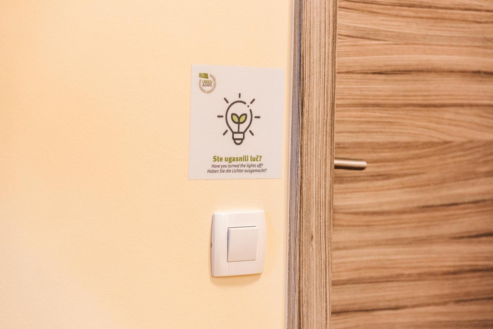 Dvorec Trebnik - Sobe 3*