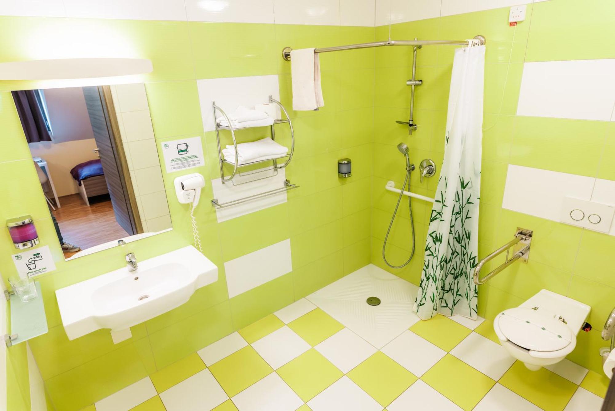 Dvorec Trebnik - Sobe 3*